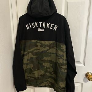 Dro Windbreaker (black/camo)
